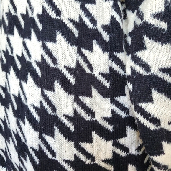 Black and Off-white Houndstooth Cardigan 12/14 - Picture 4 of 9